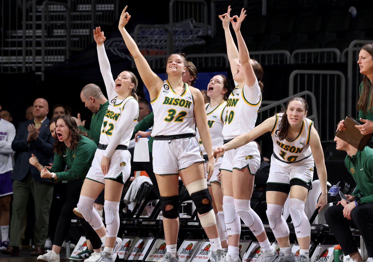The Summit League (@thesummitleague) on Twitter photo WHAT. A. SEASON.
Take a bow, <a href="/NDSUwbb/">NDSU Women's Basketball</a> ๐๐ผ
#ReachTheSummit x #March2TheSummit WHAT. A. SEASON.
Take a bow, <a href="/NDSUwbb/">NDSU Women's Basketball</a> ๐๐ผ
#ReachTheSummit x #March2TheSummit