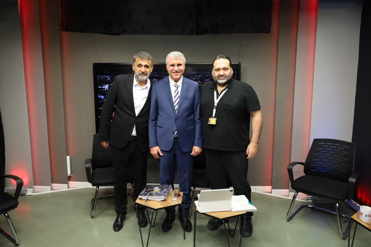 Sakaryamızın değerli yayın organlarından Tv264’ün Gazeteciler Soruyor Programına konuk olup beş yıllık Sakarya Büyükşehir Belediye Başkanlığı görev süremizi değerlendirdik.

Bu kıymetli yayın için gazeteciler Sn. Zafer Tokuş, Sn. Hakan Turhan, Sn. Hüseyin Cumalı ve Sn. Safa