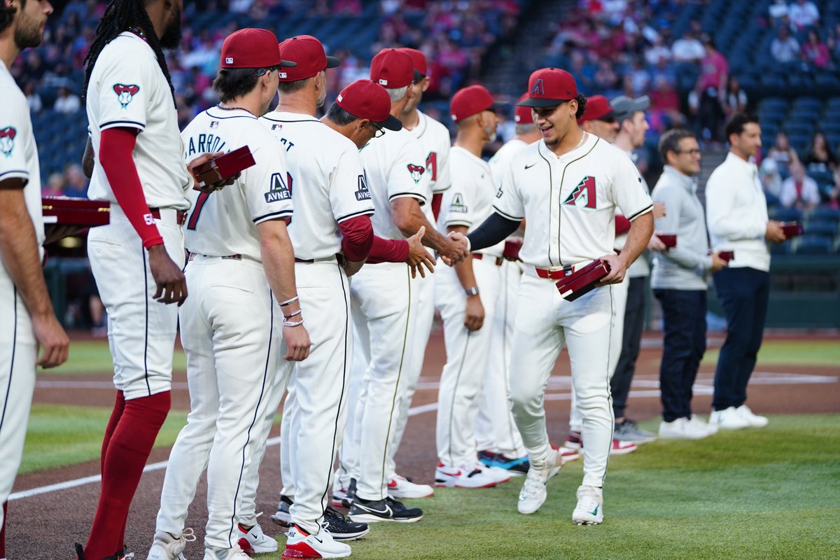 MLB's tweet image. It was Ring Night for the 2023 National League champions. 💍

👏👏 @Dbacks