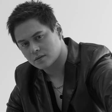 Happy birthday beautiful boy! #EnriqueGil #QuenitoAt32