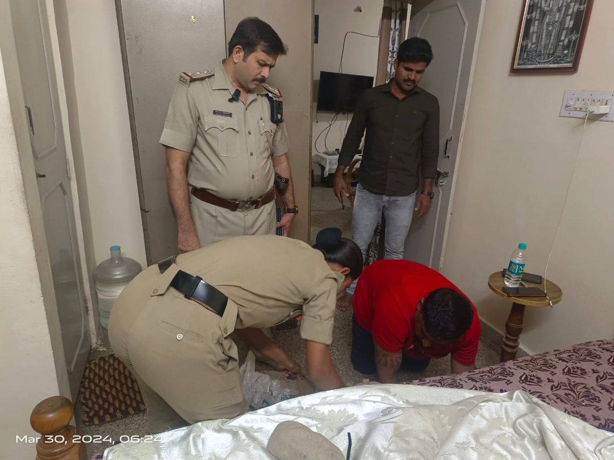 madivalaps's tweet image. Today early morning conducted surprise checks in the houses of 32 rowdy sheeters in Madiwala police station limit