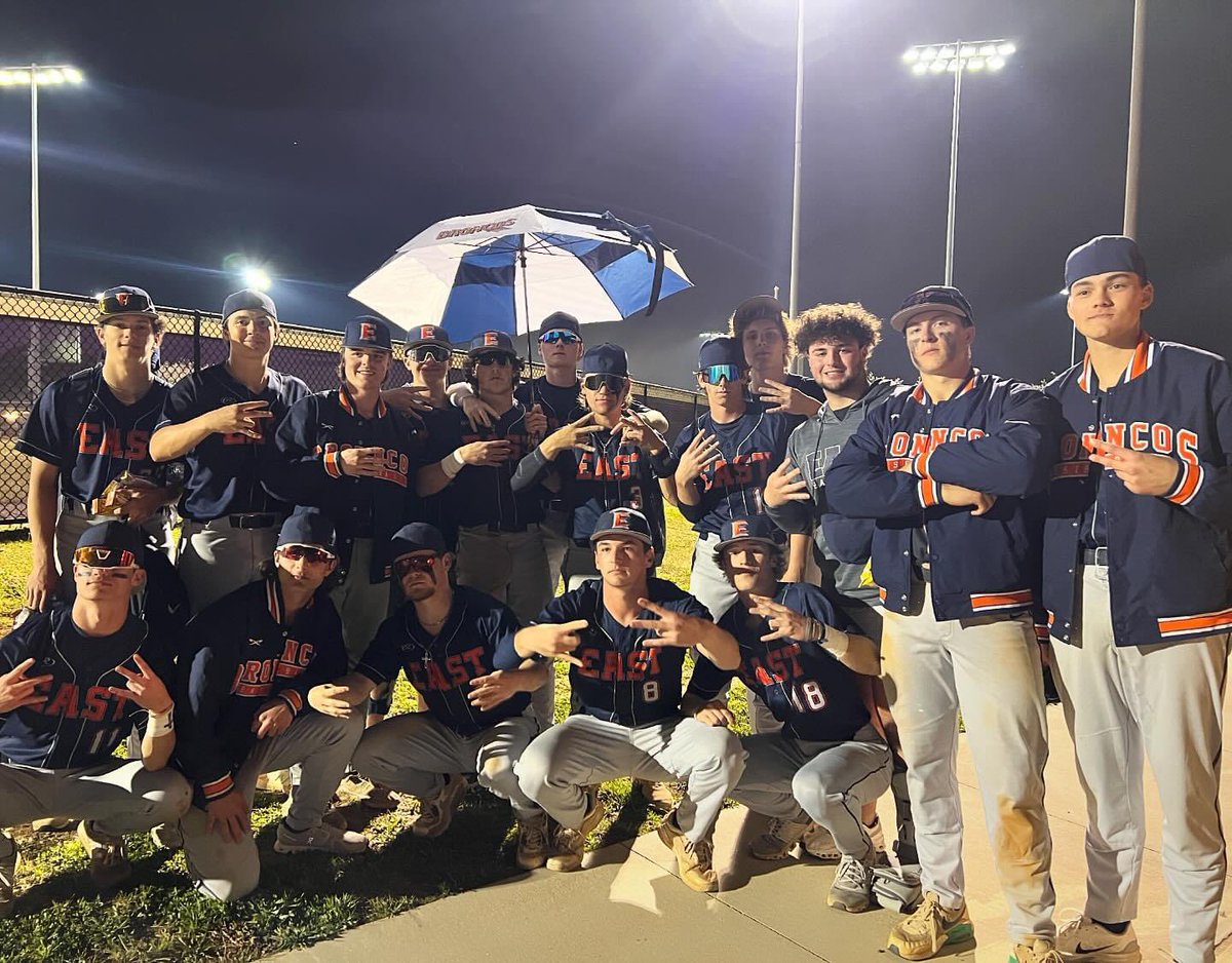 EFHS_Recruits's tweet image. BRONCOS WIN 8-3 vs Cherokee Bluff to take the series!!

B Hamby: 3IP, 2K’s/1-3 RBI 2B
T Farr: 3 IP, 4K’s/ 1-3 2B
M Lyons: 2-3, 3 RBI’s and a 💣
C Hall: 1-4 w/ 2 RBI’s
W Barden: 1IP, O ER

#ClearSkies #NoReign
@ForsythSports @PBRGeorgia1