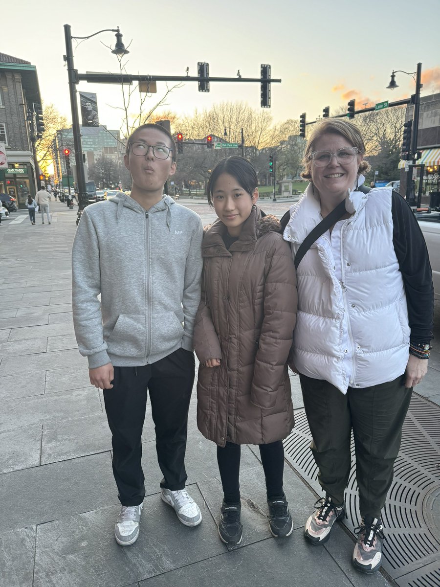 Spring break included a visit from 2 former students. Who are visiting from Japan. First time I’ve seen them in 5 years. <a href="/OakPark97/">Oak Park District 97</a> #holmeshawks