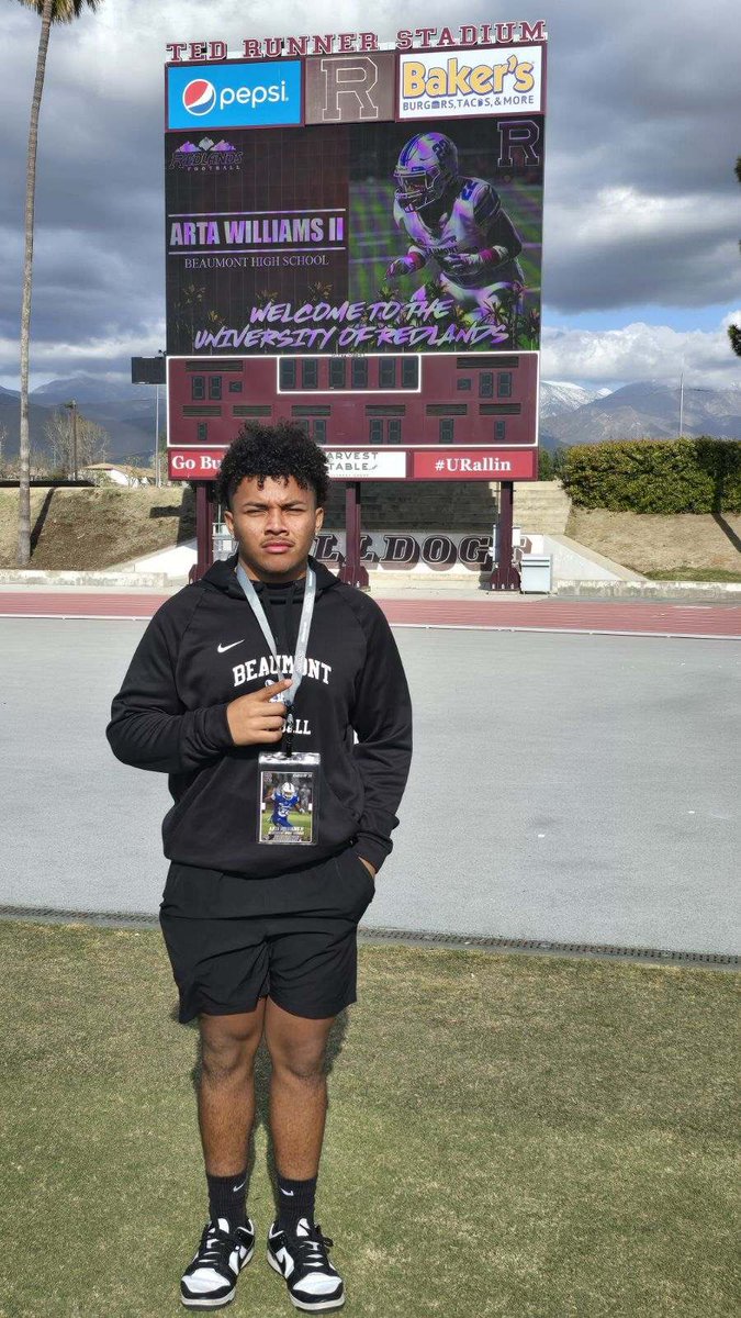 _d2uece's tweet image. I want to greatly appreciate @UR_CoachGood @UR_CoachBennett @UR_CoachMariani for an amazing visit. After a great talk with Coach Good, I have received my 4th offer to the University of Redlands! @CoachSteiny @DBL_D44 @JRRecruiting #GoBulldogs❤️