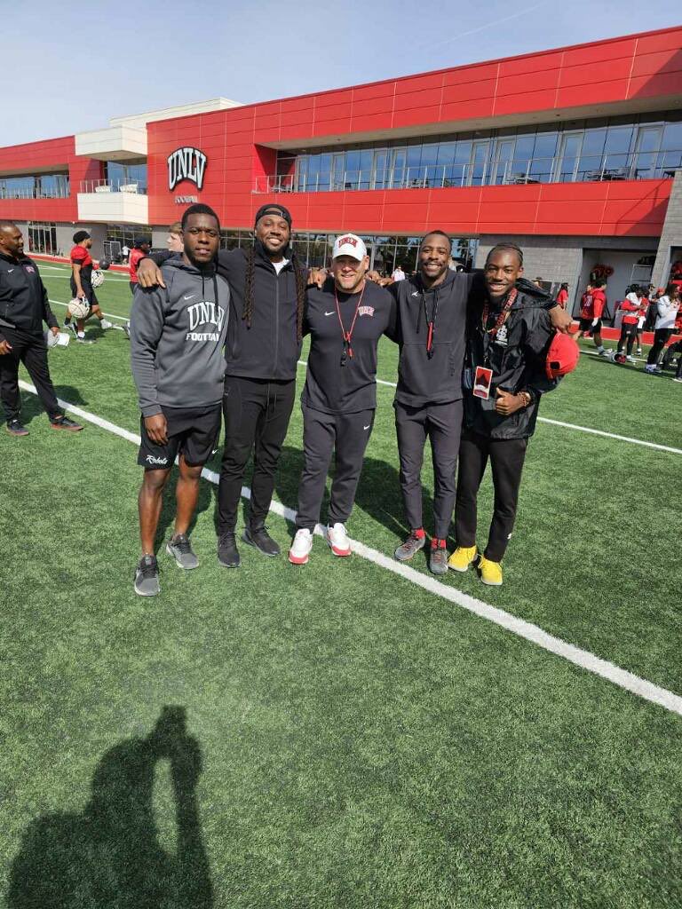 Coach_Odom's tweet image. So awesome to have a number of former players with us ⁦@unlvfootball⁩ #LockNoKeys 🔥🎰