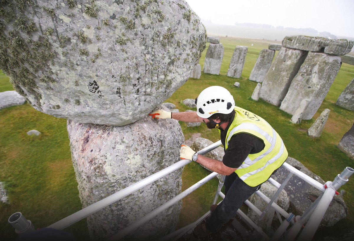 Time to put your standing stones forward an hour tonight! (Please spare a thought for @NatTrustArch & @EnglishHeritage rock-horologists as they make intricate adjustments necessary for the Leap Year. Here, you see the millimetre precise work being undertaken!) (Hi @DanHerb10!)