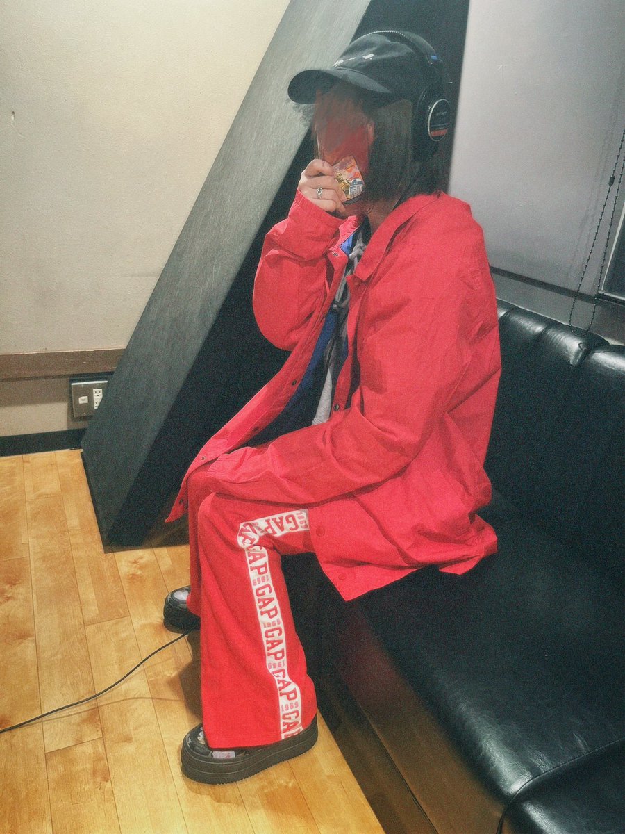 mimu_vo's tweet image. 殺しの春をリリースしてから1ヶ月が経った。
気温的にも、桜の開花的にも。本格的に春を感じる。
殺しの春の季節ですね。
もう聴いてくれましたか。🔪🌸
-----
愛情を求めて夜を彷徨ってる人向け.
#殺しの春