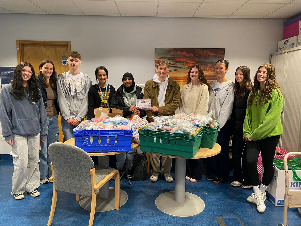 Two of our #H4yth #YouthForum members from @denefieldschool have organised and generously collected items to make up #snoozebags & #Washbags for our @RBNHSFT patients. They are returning next week to pack and deliver to our wards🙏