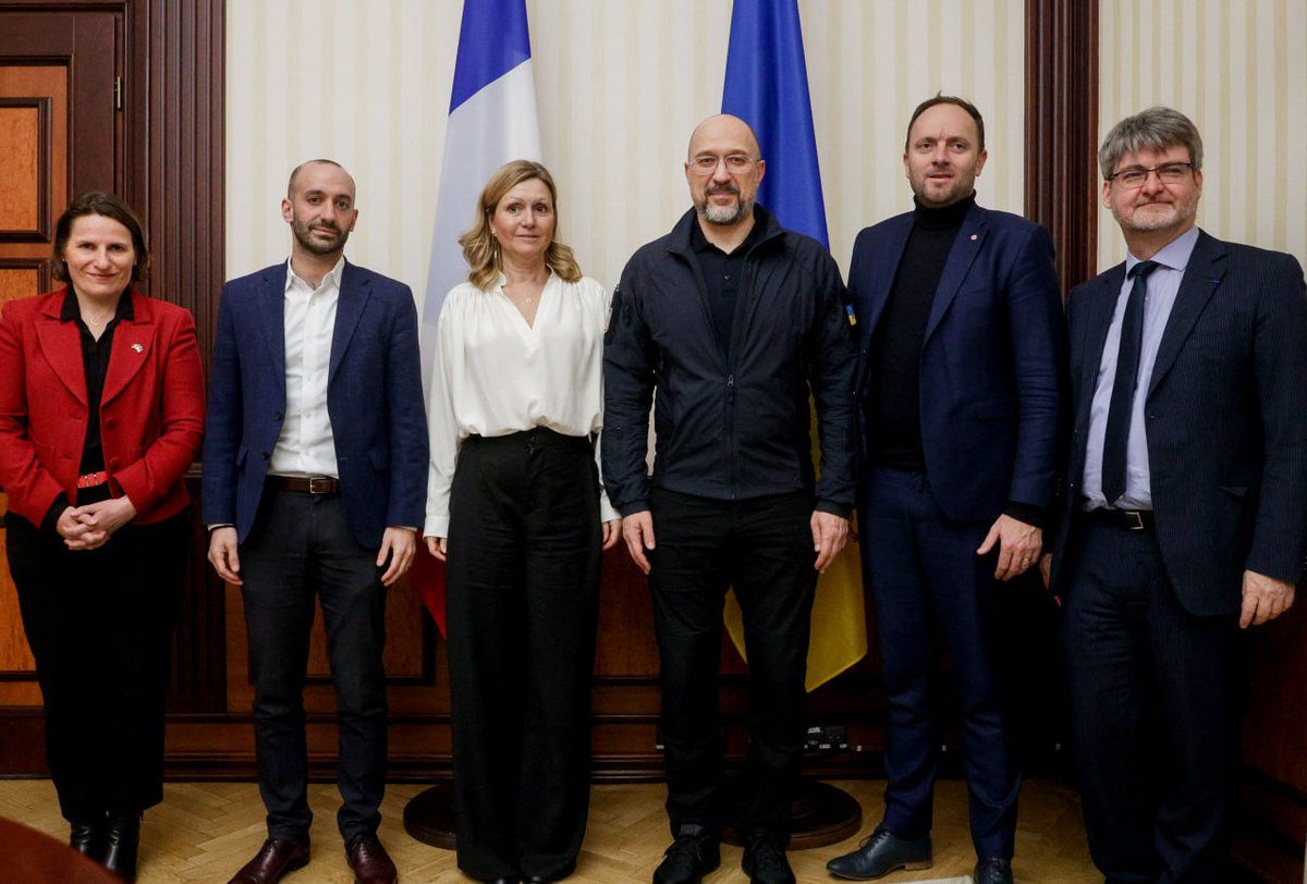 France is one of the leading countries in supporting 🇺🇦. During the meeting with the delegation of the French National Assembly led by @YaelBRAUNPIVET, I thanked them for their great support. We talked about the 🇫🇷 initiatives to increase aid to our country, defence cooperation…