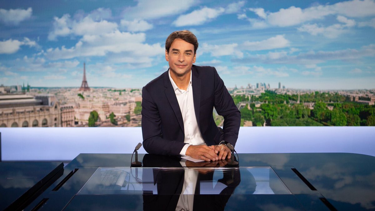 #Audiences | Très bon score pour le #13h de @JulianBugier sur #France2 ce vendredi : 🔴 2.51M - 23.8% #TF1 légèrement en deçà de ses scores habituels en part d’audience mais large leader avec 4.18M - 39.8% des téléspectateurs qui ont suivi @MSLacarrau.