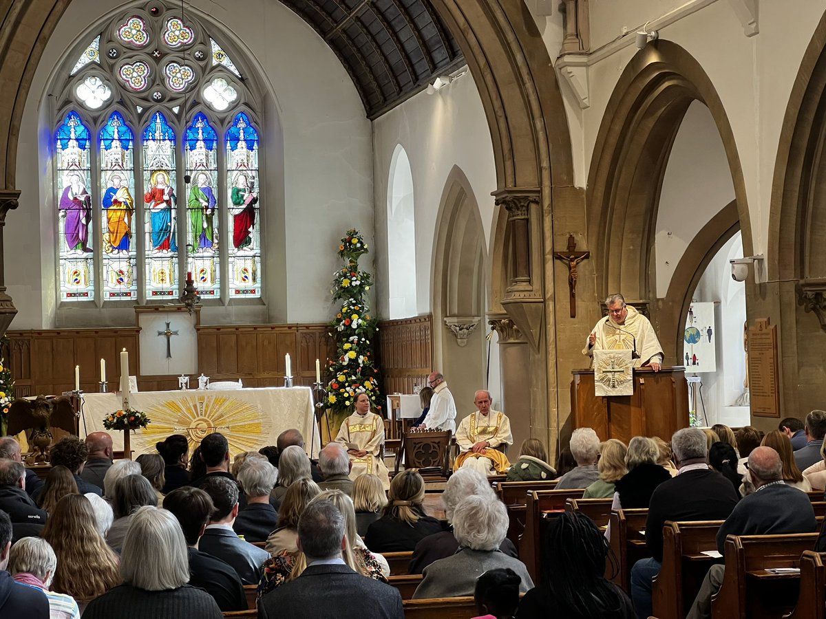 St Nicholas Church, Harpenden tweet media