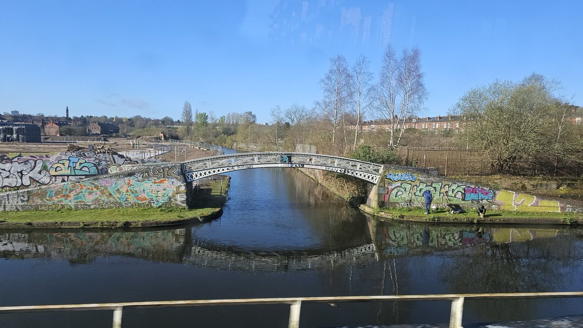 MoralArty's tweet photo. The urban beauty of the Birmingham Canal Navigation.
Off on my travels again.
#BCN
#NiceDayForIt https://t.co/Ahrv7GGZR5