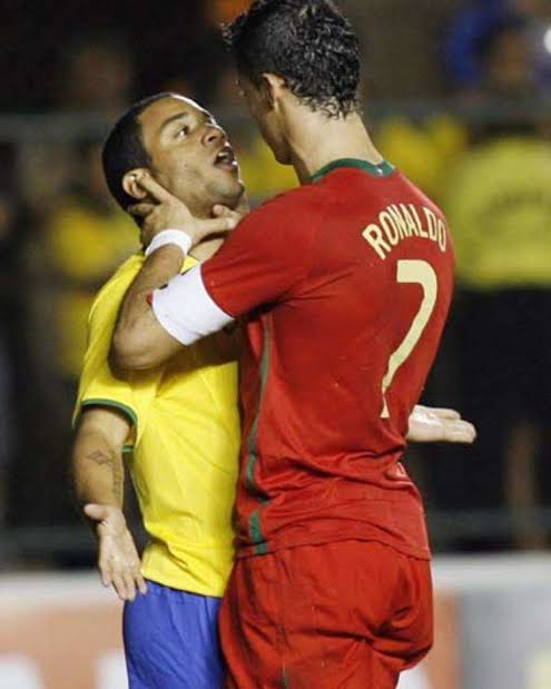 Why Cristiano Ronaldo is Mentally unstable 

a thread {based on true events}