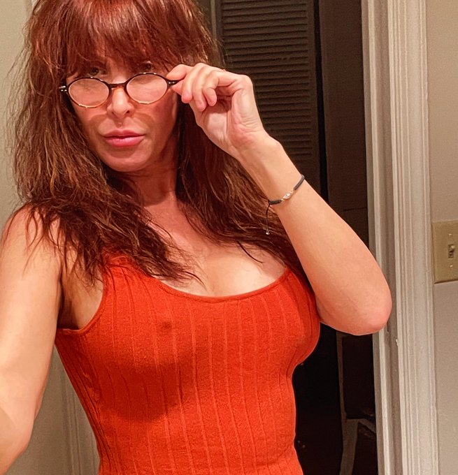 Red hair.. who needs a teacher 😏 lolol.. #Glasses #redhead #HappyEaster ❤️ https://t.co/WRpmYpQDPK<a href="/tag/glasses"class="tags">#Glasses</a><a href="/tag/redhead"class="tags"><span>#redhead</span></a><a href="/tag/happyeaster"class="tags"><span>#happyeaster</span></a>