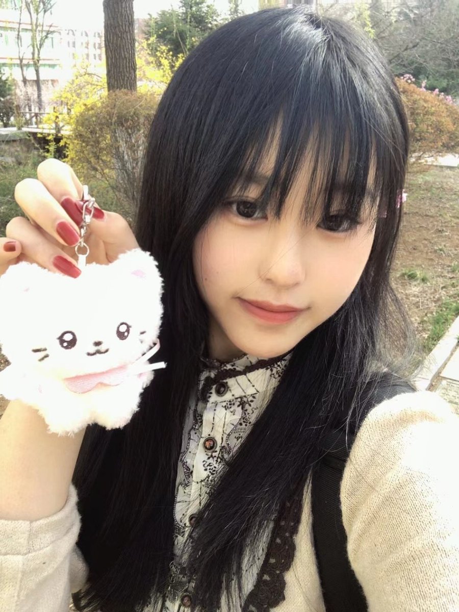 Thea51180578's tweet photo. 🌸😺💕🥰 https://t.co/wNnz826lS5