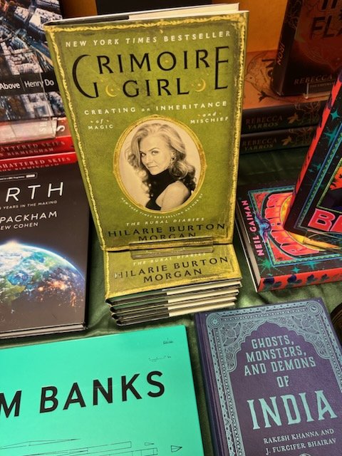 If y'all had any doubt about the innate coolness of @pulpfictionbks? Let them be forever banished. Grimoire Girl by the wondrous @hilarieburton is front and centre! 💚💚💚💚 #grimoiregirl #hilarieburtonmorgan #pulpfictionbooksellers