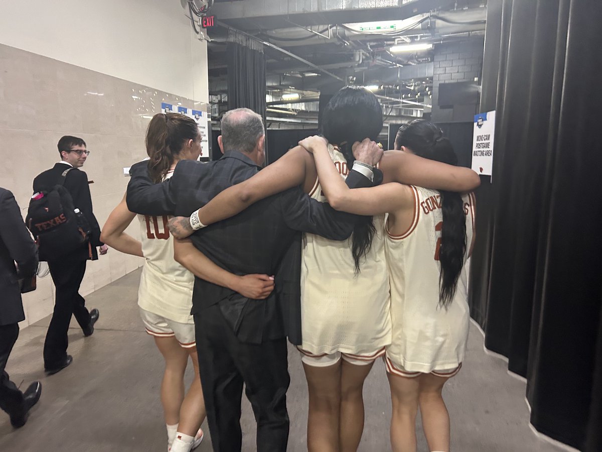 That winning feeling… and that Texas Fight!! So much joy & praise from our guy for that defensive clinic our women just put on 😮‍💨 Onto the Elite Eight 🤘🏼🧡🏀