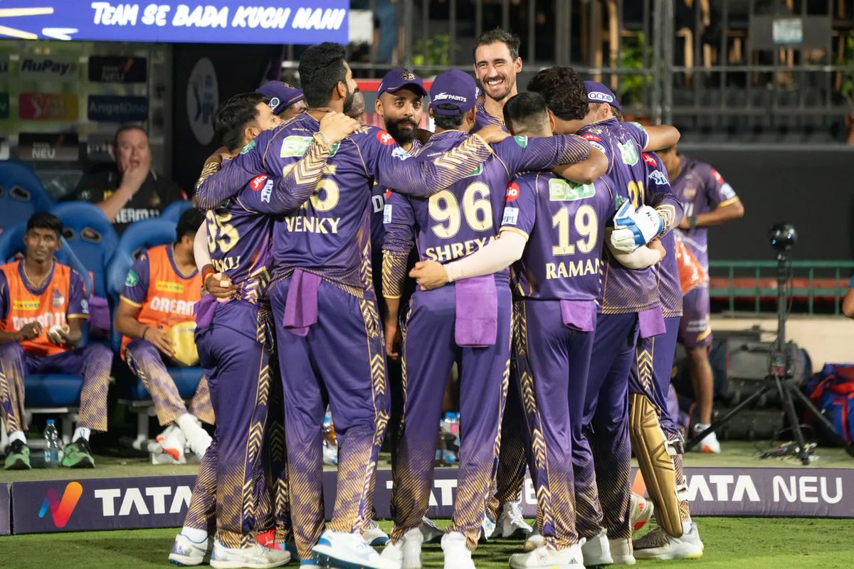 ShreyasIyer15's tweet photo. Friday night lights 🤙 How good were the boys 💜💛 Special shoutout to Narine, 500 appearances is incredible 👏 https://t.co/sS7OzKerei