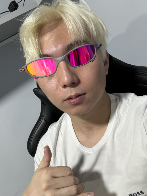 euviz's tweet photo. @coachseeel Photo fixed!

You forgot the Juliet glasses https://t.co/7JKueKTNzF