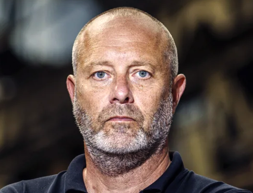evasurga's tweet photo. WITHOUT CONTEXT
Marcel van de Ven ◀️▶️ Ray Klaassens
#PoliceSpecialUnit #ArmyCommando #BattleRoyale https://t.co/x2Pz9JRNLg