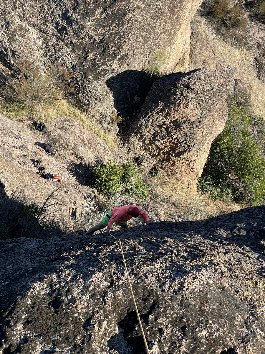 SeanCasserly's tweet photo. Spikes Peak, 5.8, Pinnacles National Park

#summitswagger #peakbagger #condor https://t.co/wU2wZpVXRg