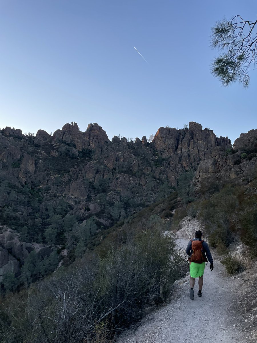 SeanCasserly's tweet photo. Spikes Peak, 5.8, Pinnacles National Park

#summitswagger #peakbagger #condor https://t.co/wU2wZpVXRg