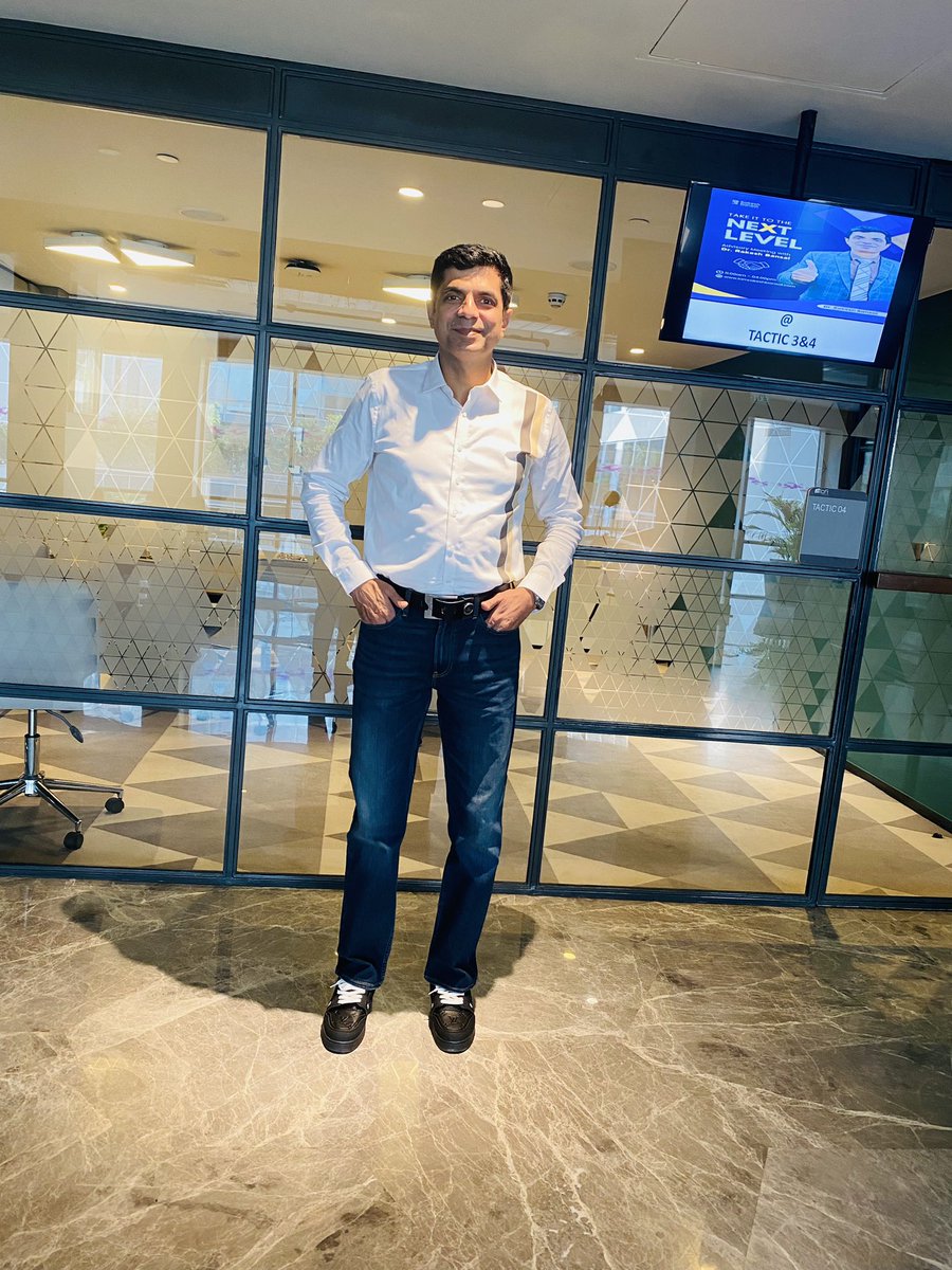 iamrakeshbansal's tweet image. Making the most of my extended weekend by putting in some Saturday hustle!
#WeekendWork #ExtendedWeekend