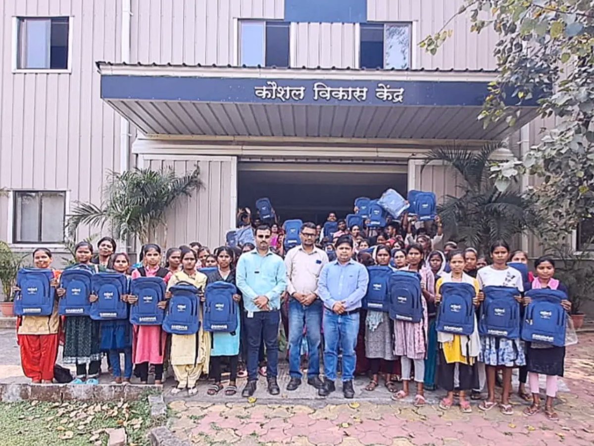 MUBSS_CG's tweet photo. #सक्षम an initiative aimed at equipping rural youth with essential skills, rendering them both job-ready and primed for entrepreneurship within the marketplace. #Saksham #adaniskilldevelopmentcentre #PEKB https://t.co/kpshmo6lw9