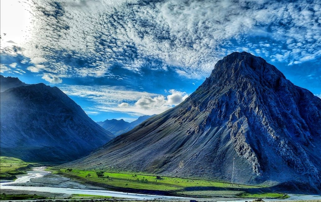 VisitLeh's tweet image. " Embracing the Majesty: Ladakh's Timeless Peaks"
#visitleh 

Pic credit: Jikmat Phokar 

#visitladakh #utladakh #mountains #cntraveler #incredible #swadeshdarshan #ladakhtrip #naturephotography #wonderland #trekking #tour #trekbikes 

@santoshsukhdeve @utladakhtourism