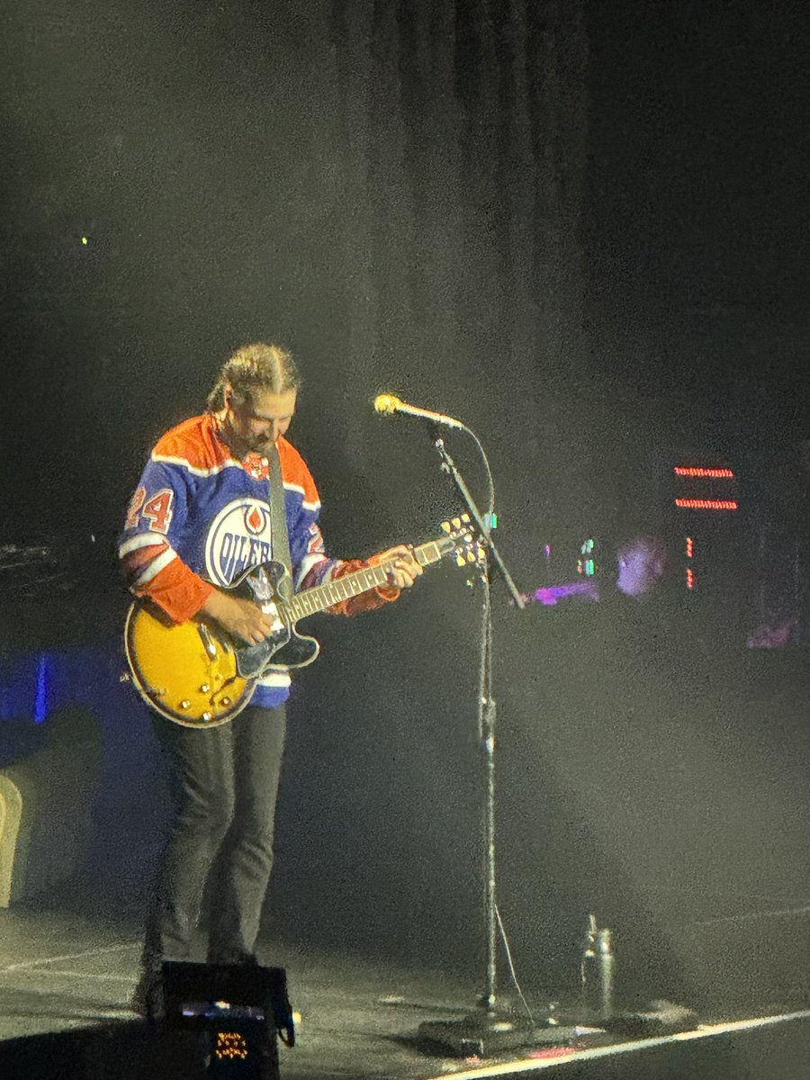 #LetsGoOilers  
<a href="/NoahKahan/">Noah Kahan</a>
