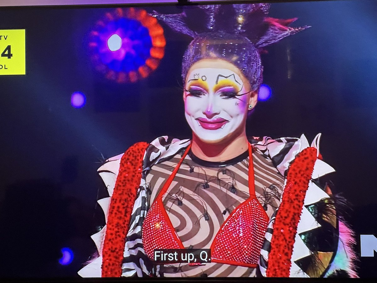 Archurrow's tweet photo. Q giving me the disco skull from Scooby Doo. I love it #dragrace https://t.co/puZzOxhTw4