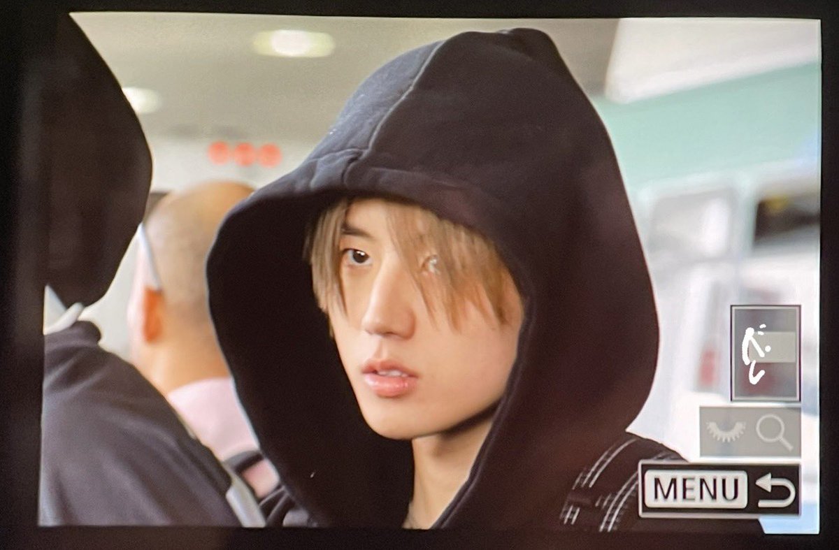 safe_flight_O7O's tweet photo. 240330 LAX

#GEONU #건우 #JUSTB #저스트비 https://t.co/LHqE66ulX7