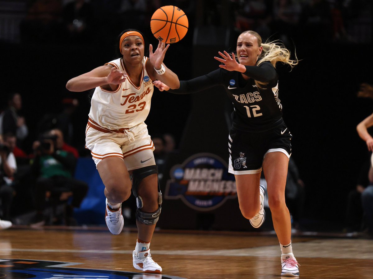 jonhouse_'s tweet image. Texas stifled Gonzaga with a strong defensive performance tonight, winning 69-47 in the Sweet Sixteen round of the 2024 NCAA women's basketball tournament at the Moda Center.