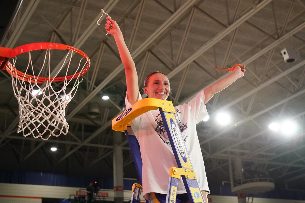 ALL. THE. FEELS.🥳

Here are a few 📸 from the #D2WBB National Championship.

#MakeItYours