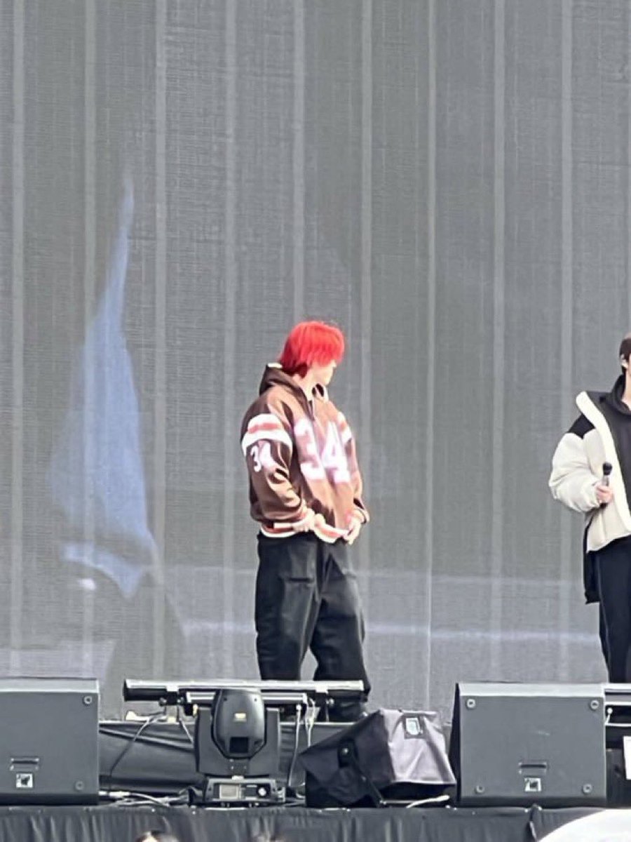 shua_enthusiast's tweet photo. OMG SEUNGCHEOL RED HAIR https://t.co/rIsdANxJLJ