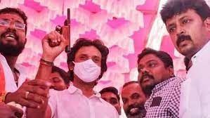 KABALI_DMK's tweet photo. காசெல்லாம் தொலச்சுட்டு பைத்தியம் புடிச்சு அலையப்போறடா @VinojBJP 

#PatchWorkBJP https://t.co/LpFxGchK1P