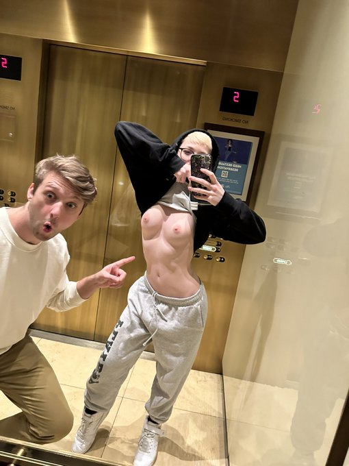 Made it to Vegas https://t.co/OIYT1NlvDT<a href="/tag/tifalockhart"class="tags"><span>#tifalockhart</span></a>