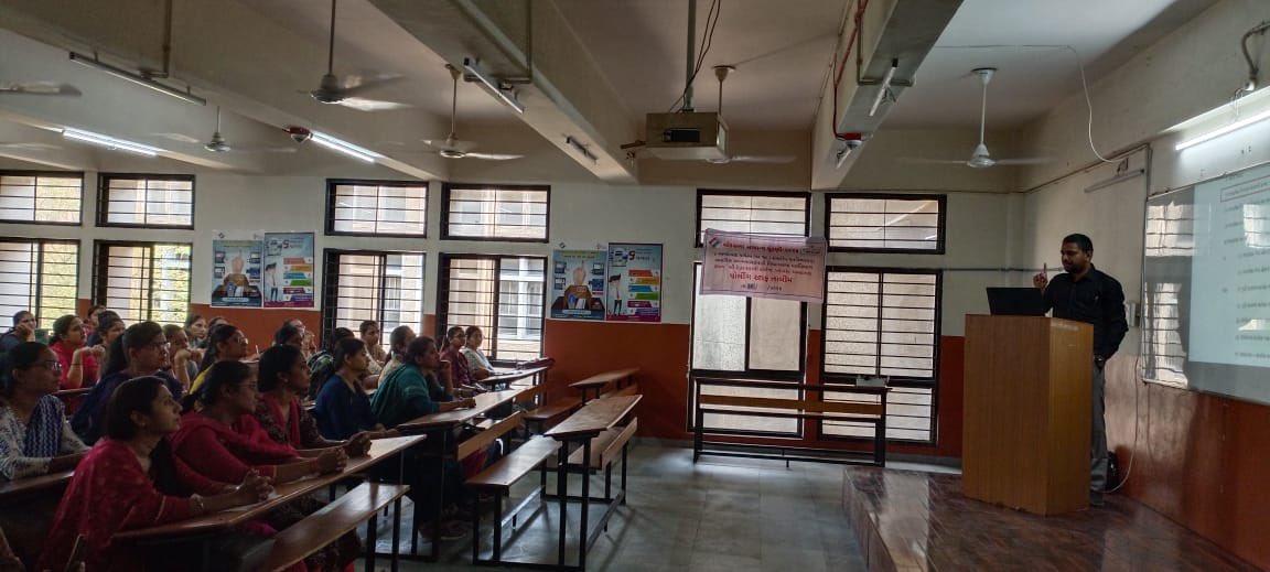 mrunalgohil1's tweet photo. Polling Officers and Female Polling Officers training at K. K. Shastri College Campus, Amraiwadi AC (Ahmedabad West PC) @CEOGujarat @CollectorAhd @DEO_ahmedabad @Ahmdebadadm1 @ElectionRo50 https://t.co/5IM4r3dFkK