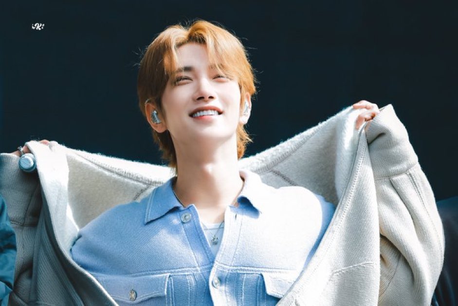 hello to our sunshine joshua ◠‿◠ 🩷
