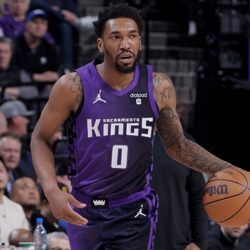 Kings guard Malik Monk is feared to have suffered a sprained MCL in his right knee and will undergo further testing, sources tell @TheAthletic @Stadium. Arguably the NBA's best Sixth Man has averaged nearly 16 points and five assists a night.