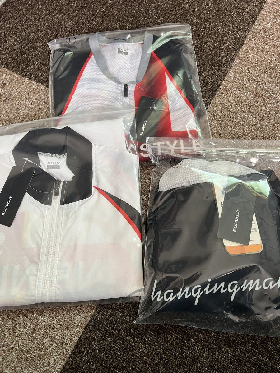 MOTO_loser's tweet image. 着弾！！

仕事も繁忙期に入り出したり、職位が上がり、よく分からん会議にも出なくてはいけないけれどテンションとモチベは絶好調になった😁

#funジャージ
#野菜栽培おじさん
#infinitystyle