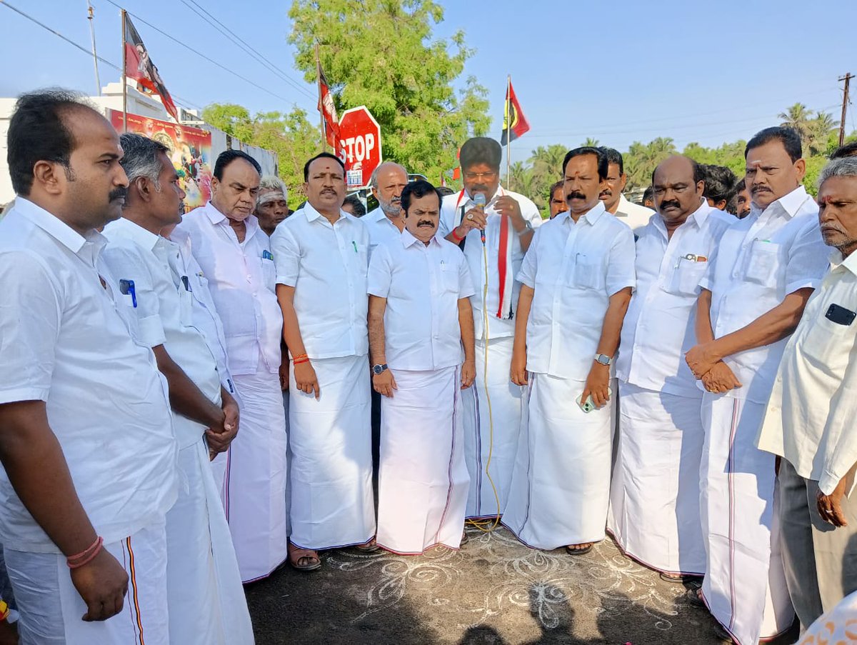 Paranjothioffl's tweet photo. @EPSTamilNadu @AIADMKOfficial 
@AIADMKITWINGOFL

#ஒற்றைவிரலால்_ஓங்கிஅடிப்போம்
#வாக்களிப்பீர்_இரட்டைஇலை 🌱

#வெல்லட்டும்_இரட்டைஇலை

#AIADMK || #EdappadiPalaniswami || #M_Paranjothi || #AIADMKTRICHYNORTH || #LokSabhaElection2024 || #Election2024 https://t.co/FVf3TnrlWj