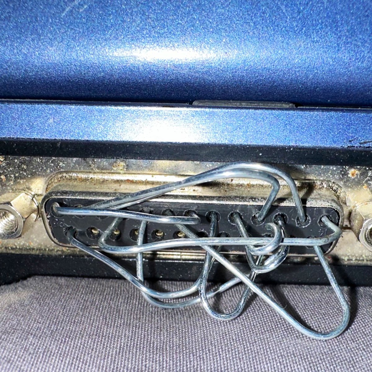 BobPony.com tweet media