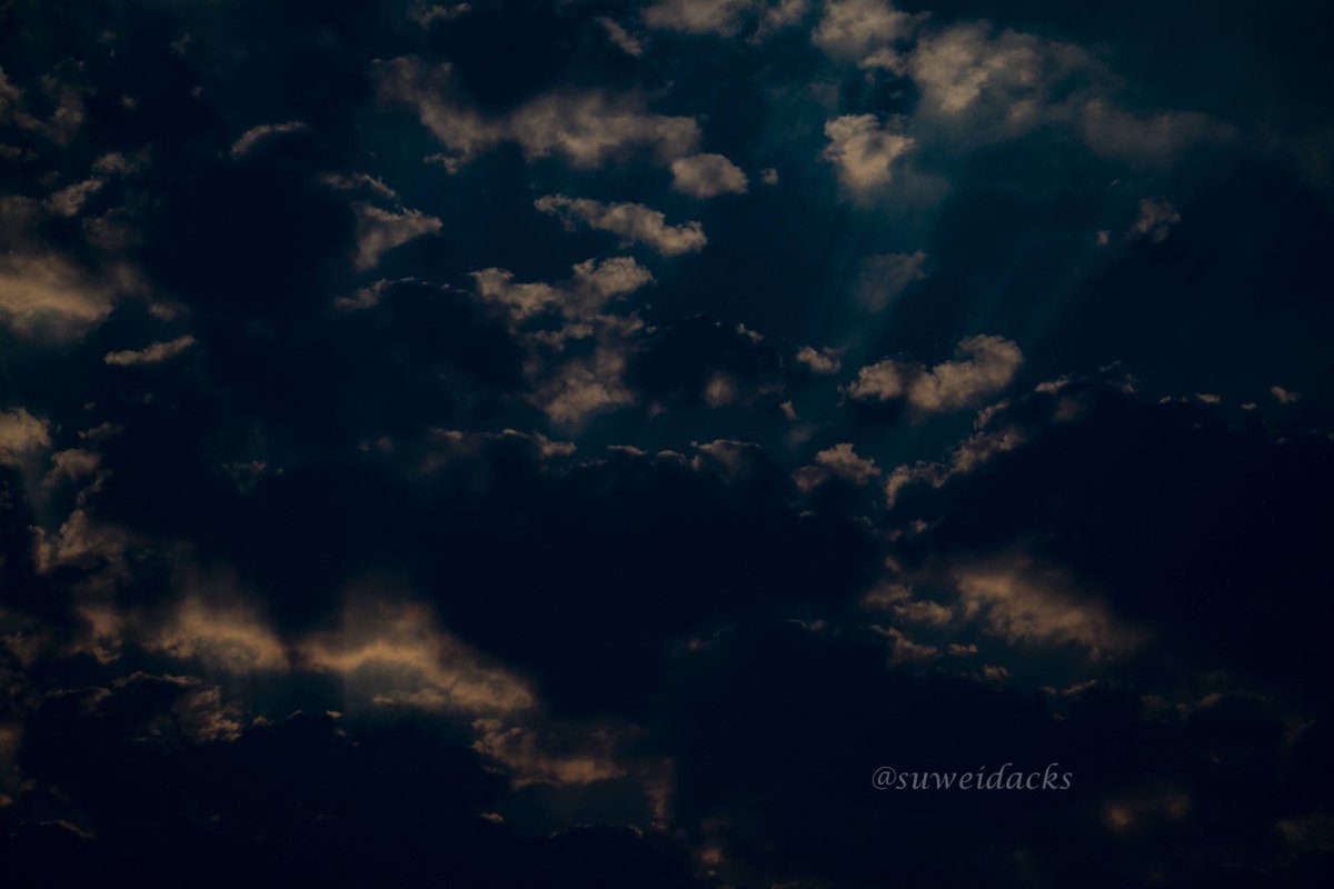 The sky's embrace, a refuge for the restless soul

Sky on 29-03-2024

Location:- Tumakuru Railway Station

#photography #NaturePhotography #Nikon #love #sky  #quotes #shrink #wisequotes
40/n