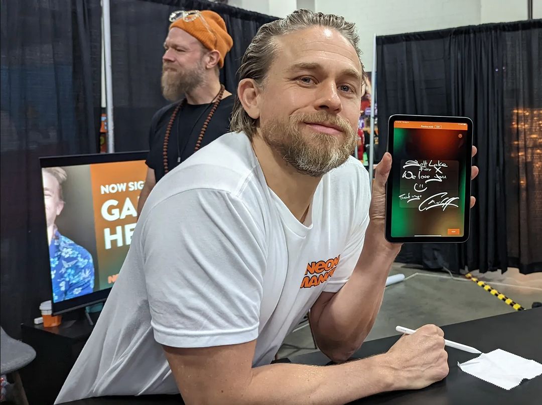 #NeonMango is offering Digital Autographs from your favorite actors. Go to ➡️ @NeonMangoSocial instagram page don't miss out this amazing chance 😍 #CharlieHunnam