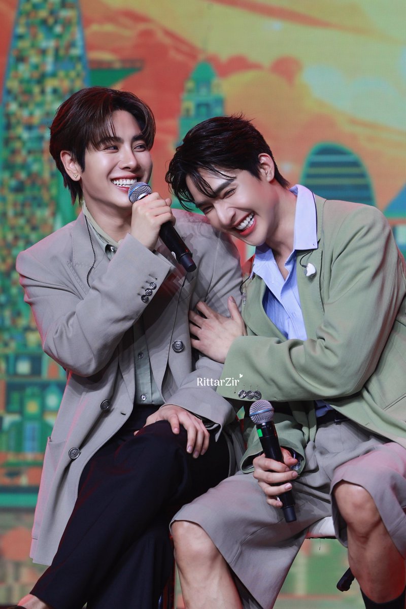 RittarZir's tweet photo. น่ารักมาก ❤️🤎

#EMMemoriesofYouinVN  
#เอิร์ทมิกซ์ #RittarZirPhoto  
#mixxiw @wixxiws 
#EarthPirapat @Earth_Pirapat https://t.co/1xTbLcnH6d