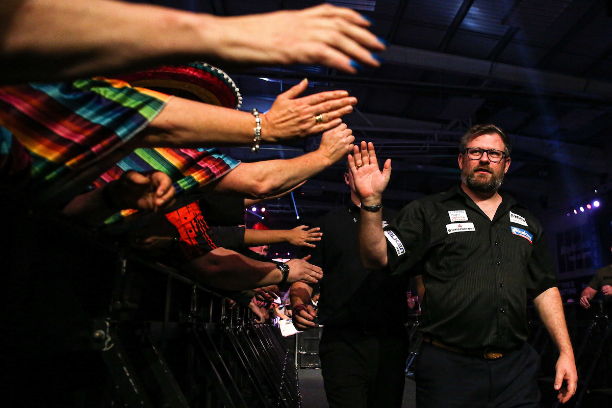 🎯🇩🇪 German Grand Prix 🇩🇪🎯 📍 Munich, Germany James The Machine Wade is in action today at the German Darts Grand Prix. This three-day knockout event will see 48 of the sport's biggest names battle it out for the win. C'mon Wadey! 📺 Watch on PDCTV #Darts #ZSM