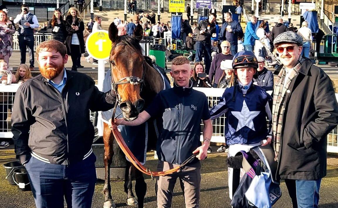 LFmagic's tweet image. Dream away day up at gossy park yesterday to witness Talis Evolvere scoop the AW mile hcap for the boy @chazaustin10 under a peach of a ride from @Joeleavy05 for @rhannonracing  amazing to rep the horse and be part of the day, best of luck for the summer all 👏🏻🎲 @Liam_Smith_95