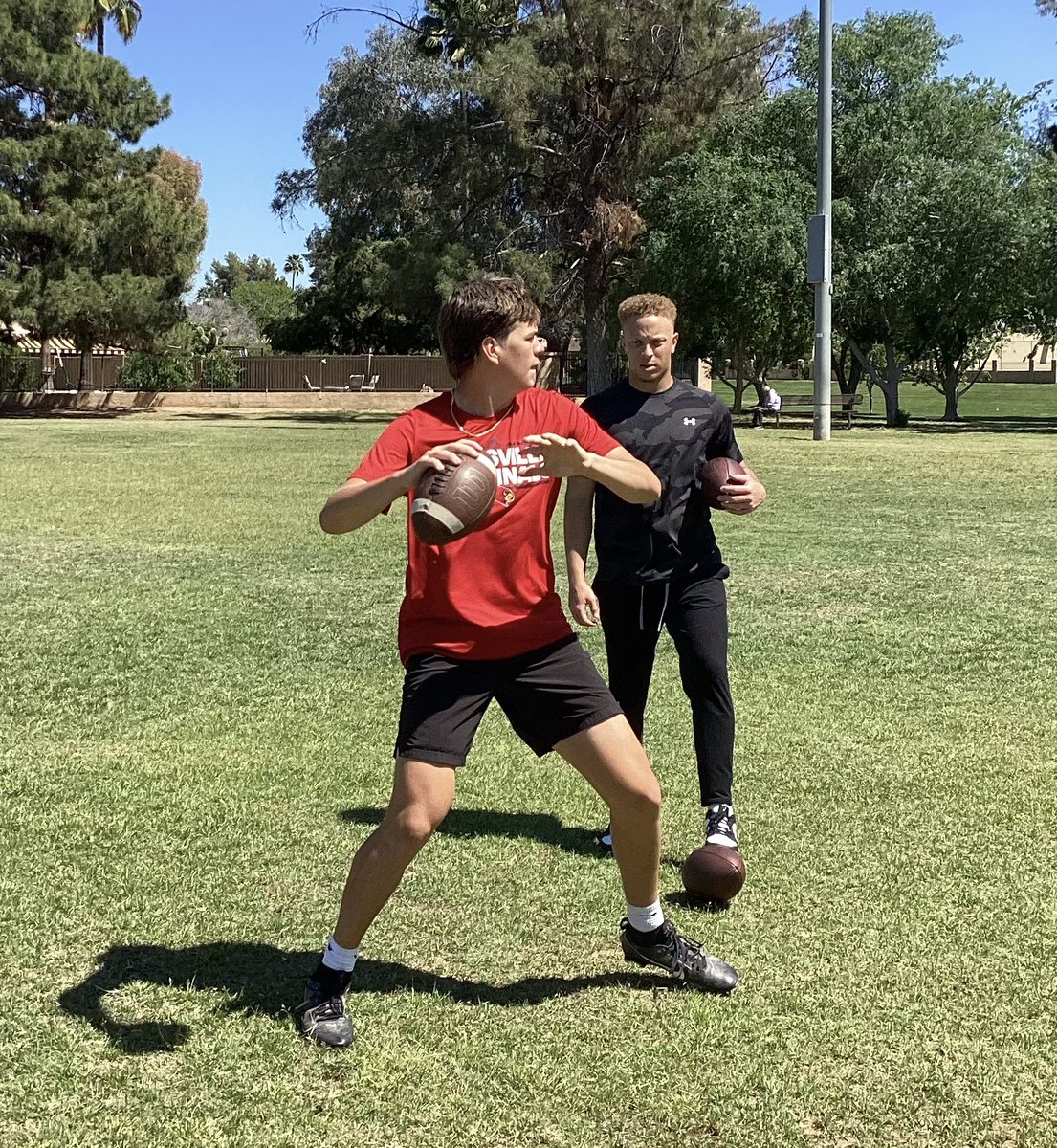 Elev8QBacademy's tweet photo. @dieseltaylor06 working hard on having great mechanics! @SpencerRattler always dropping some knowledge on the young guys! @elev8academy @quarterbackmag https://t.co/tqcVNxStQk