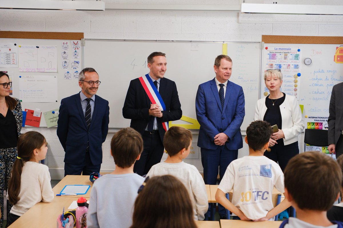 💈🏫 Quel plaisir que ma première inauguration comme Maire de @saintjory31790 soit pour une école ! L’extension de l’école élémentaire Jean de la Fontaine a été livrée en février, avec la construction de 5 classes supplémentaires. 👏🏻 Un grand merci à l’ensemble des partenaires